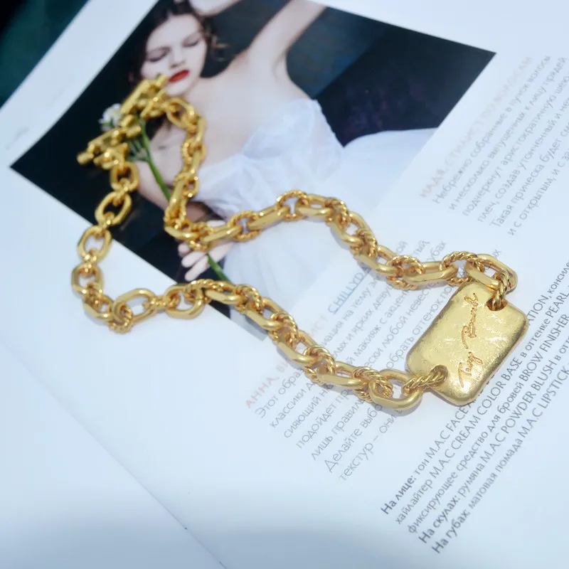 

Fashion Gold Plated Cold Wind Thick Chain Link Buckle Choker Bracelet