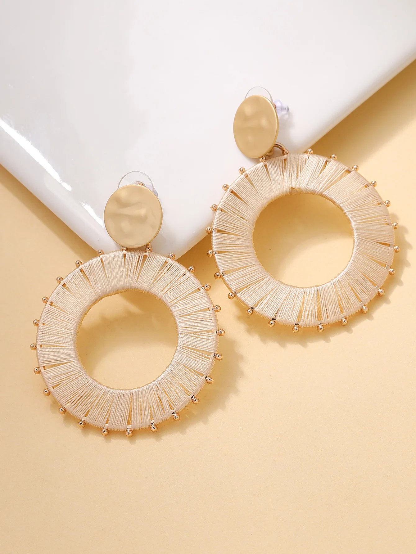 New Style Earrings for Women: European and American Circle White Earrings for Women Fashion Zircon Personality Circle Versatile