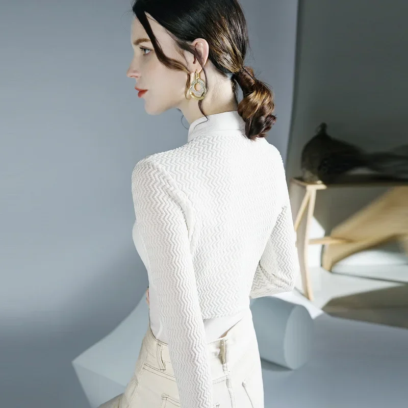 Осенняя новая футболка с полым дизайном и поясом сетчатым слоем стильная