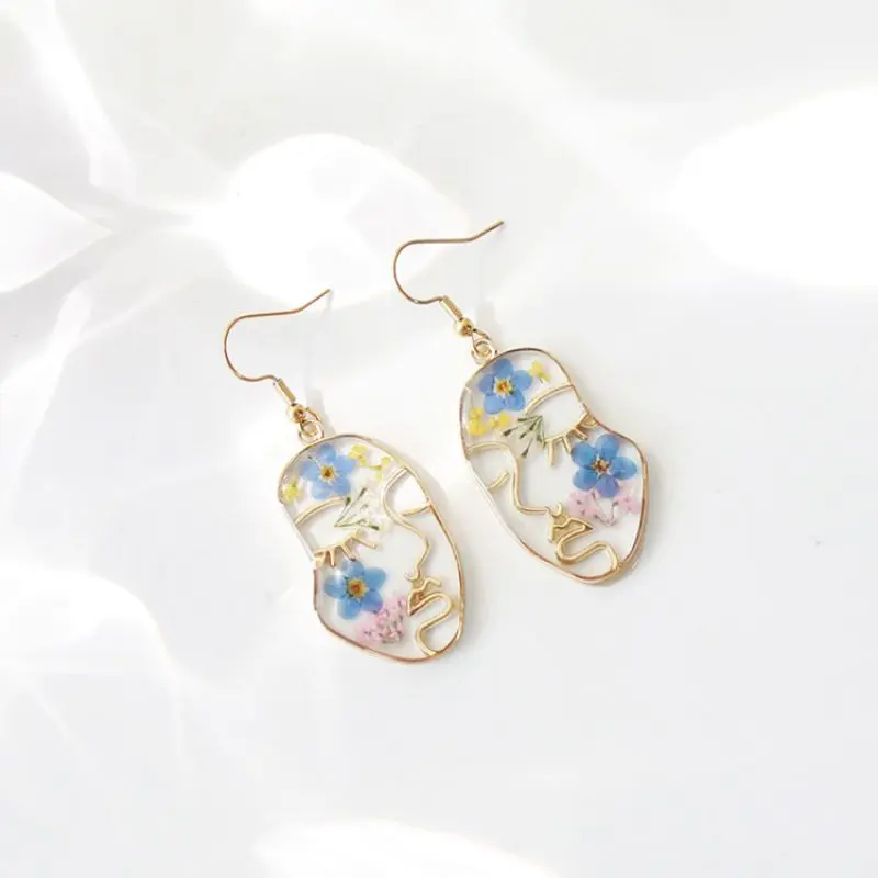 

Unique Dried Flower Earrings Summer Natural Flower Earrings Wholesale Gold Color Geometric Face Earrings Luxury Earrings Flowers