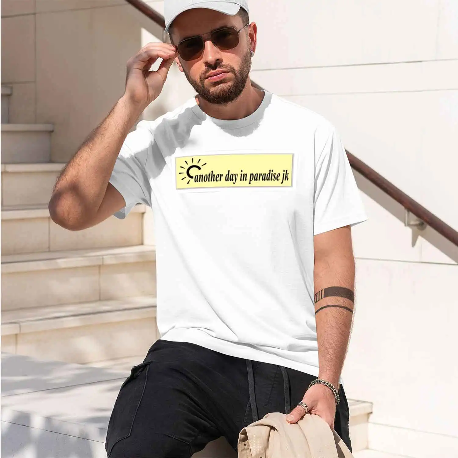 Фото Футболка с коротким рукавом и круглым вырезом Another Day in Paradise JK Sticker 2026, новая модель, классическая повседневная, в различных цветах и размерах. №2