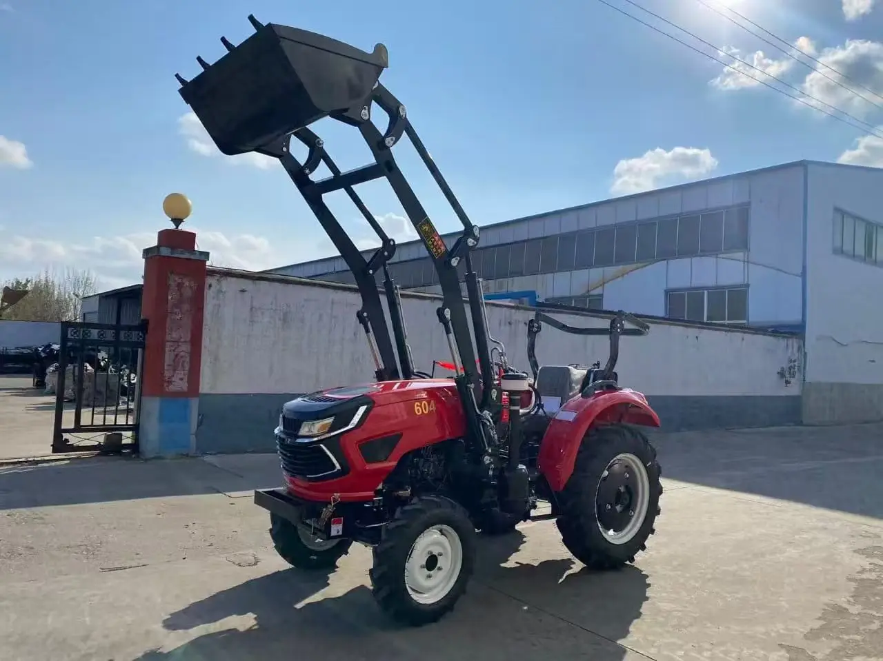 Фото Многофункциональный садовый трактор 60 л.с. 4WD, компактный сельскохозяйственный трактор для фермы №2