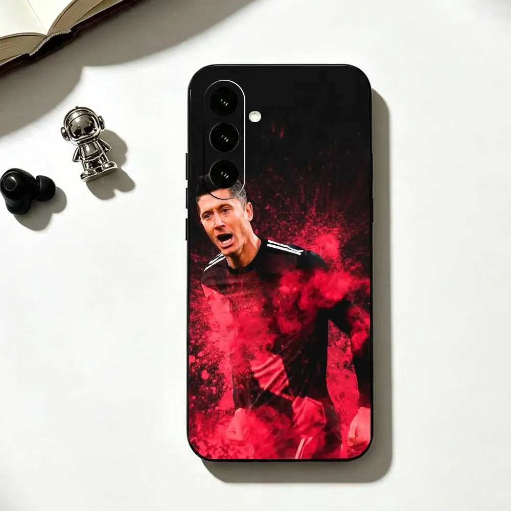 Чехол для телефона Football R-Robert L-Lewandowski, черный, силиконовый, мягкий, для Samsung Galaxy A73, A72, A71, A70, A53, A52, A51 (art.: 3920dc807e67b) - 3920dc807e67b