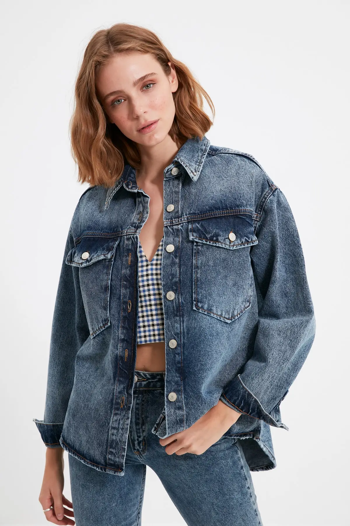 

Trendyol Mobile Detailed Denim Shirt Jacket TWOAW22CE0347
