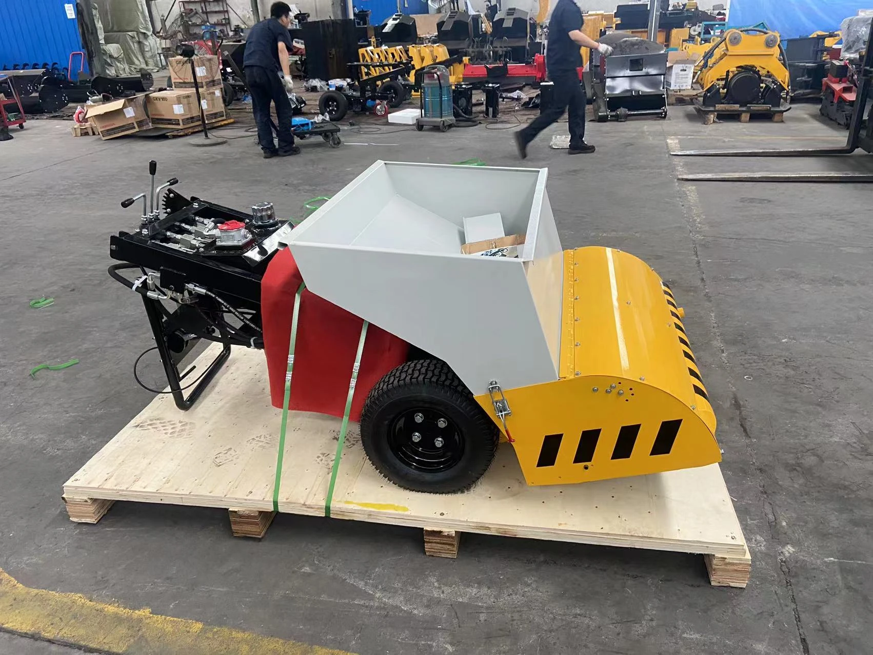 DYNAPAC S100 инженерное оборудование дешевый асфальтоукладчик на продажу |