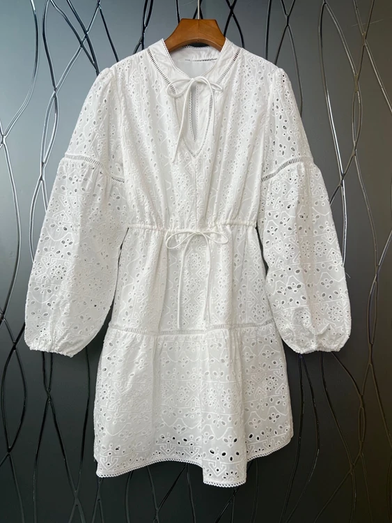 

2022 new women fashion long sleeve neckline tie knot water soluble embroidery hole hollowed waist skirt dress 423