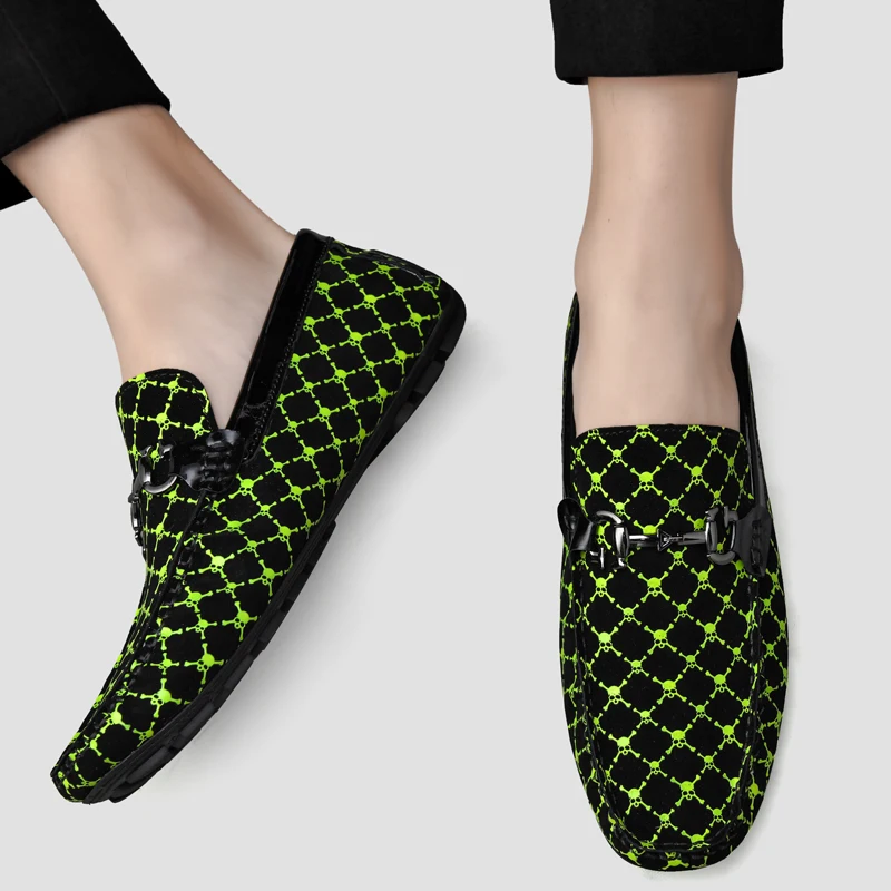 Мокасины мужские из натуральной кожи мягкие лоферы без застежки с черепом