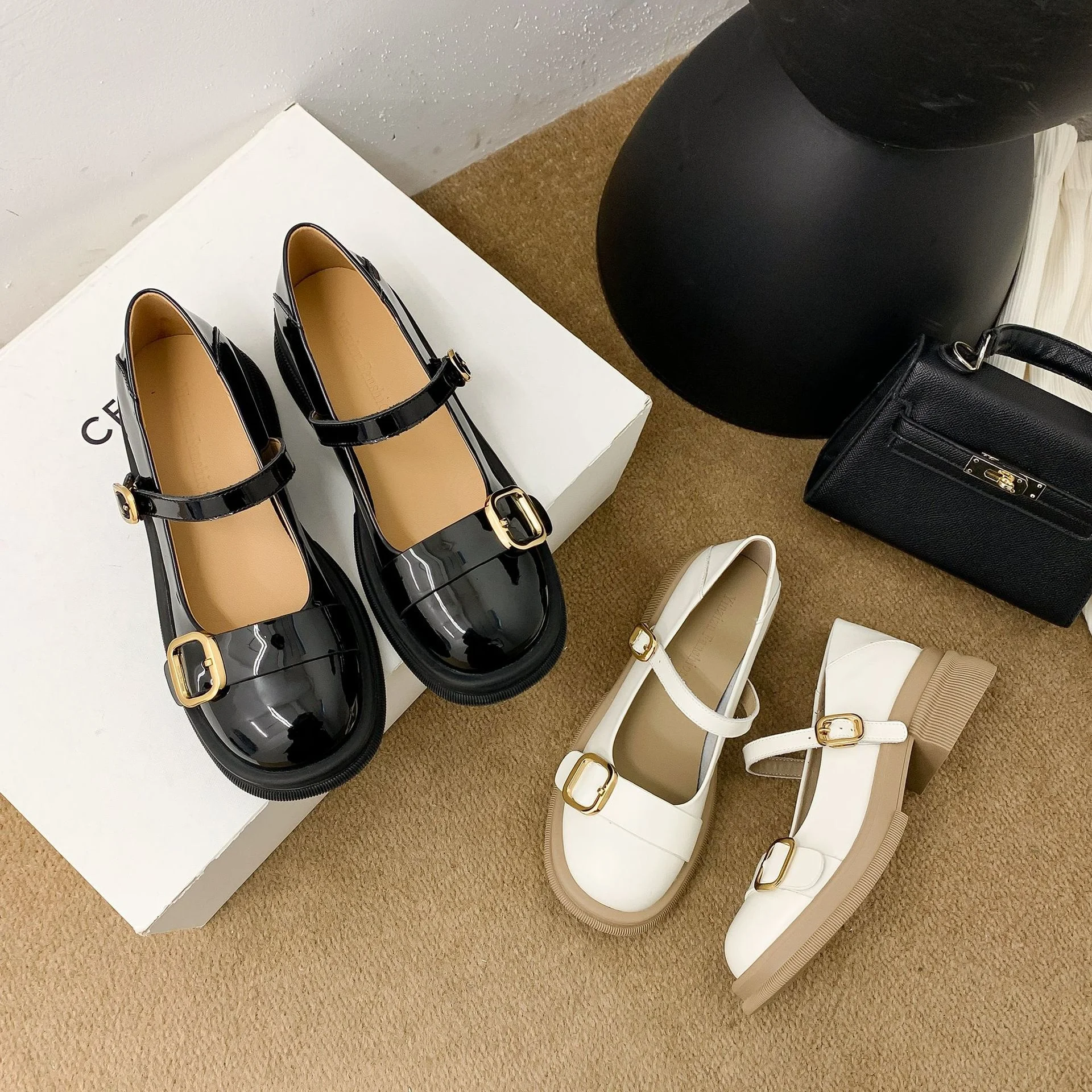 

Женские туфли с круглым носком, из натуральной кожи, на толстом каблуке