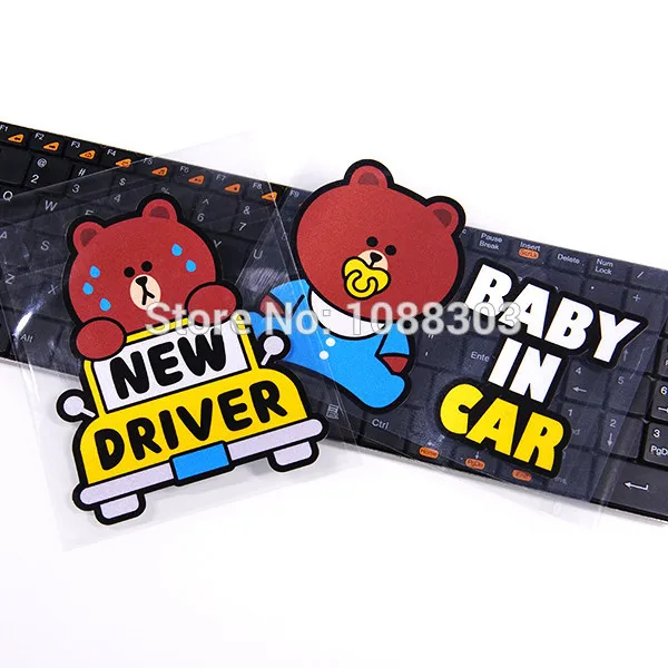 Мультяшный медведь новый водитель ребенок в автомобиле предупреждение