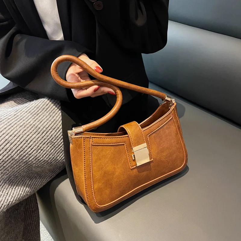 

Новинка 2023, женская сумка из мягкой искусственной кожи, модная простая сумка на плечо с текстурой, вместительная Повседневная сумка через п...