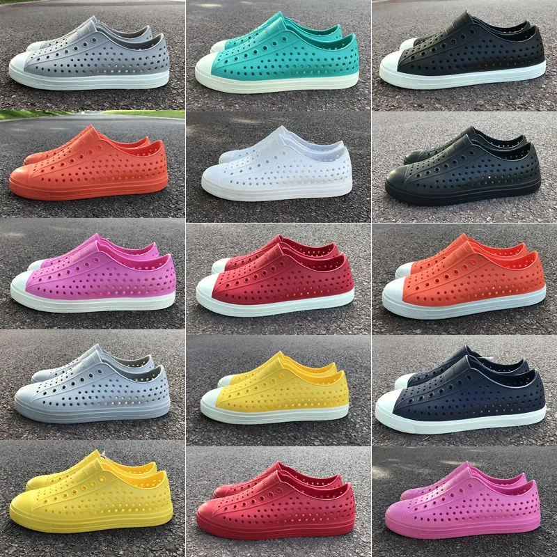 

2022 New Family Parent-Child Hole Shoes Women Men Summer Beach Sandals Baotou Non-Slip Children's Jelly Casual Vulcanize Shoes