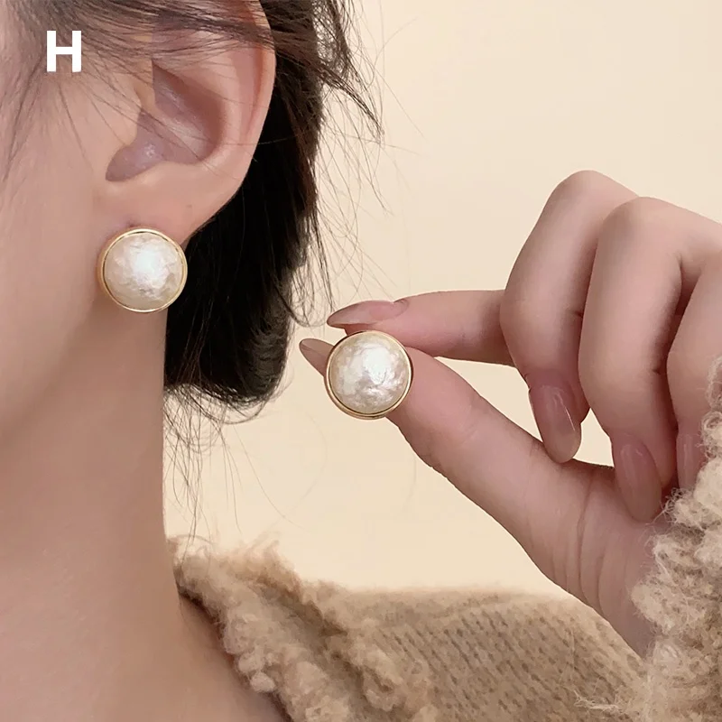 Floral Golden Cotton Pearl Stud Earrings Women High-Grade Personali round Fashion Temperament Graceful