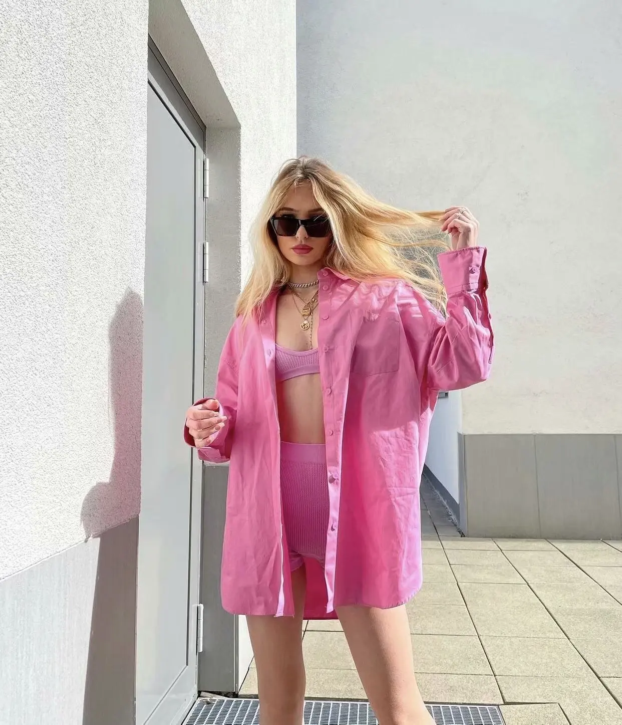 

Блузка женская хлопковая оверсайз с длинным рукавом, на пуговицах