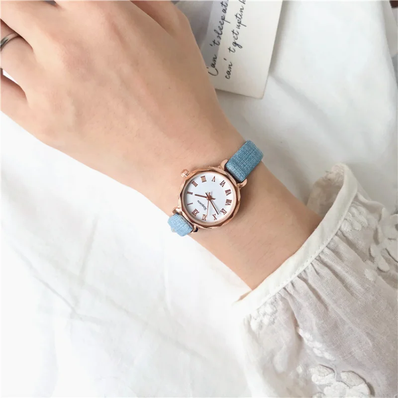 New Women's Spring Fashion Hundred Simple Small Watch Female Students Roman Face Casual Quartz Dial Diamond-shaped College Wind
