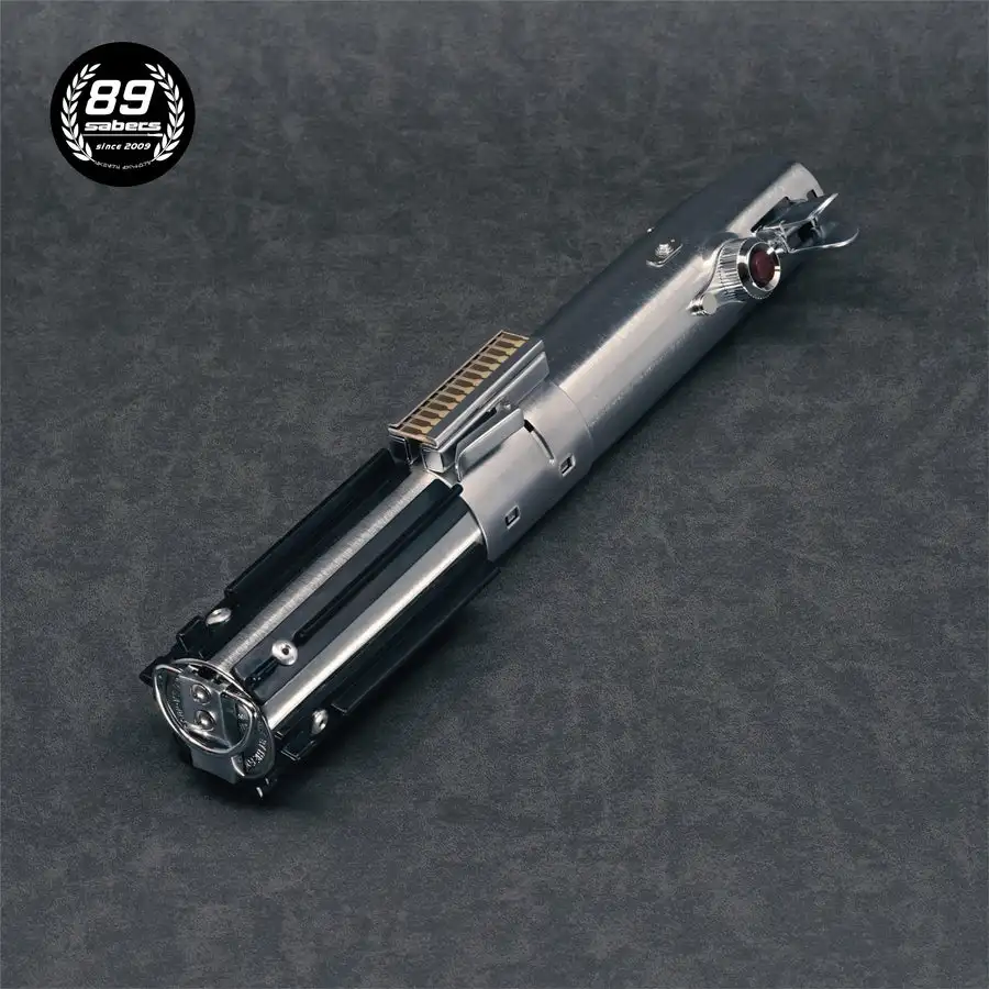 Рисунок 4 - Световой меч 89Sabers Graflex люк