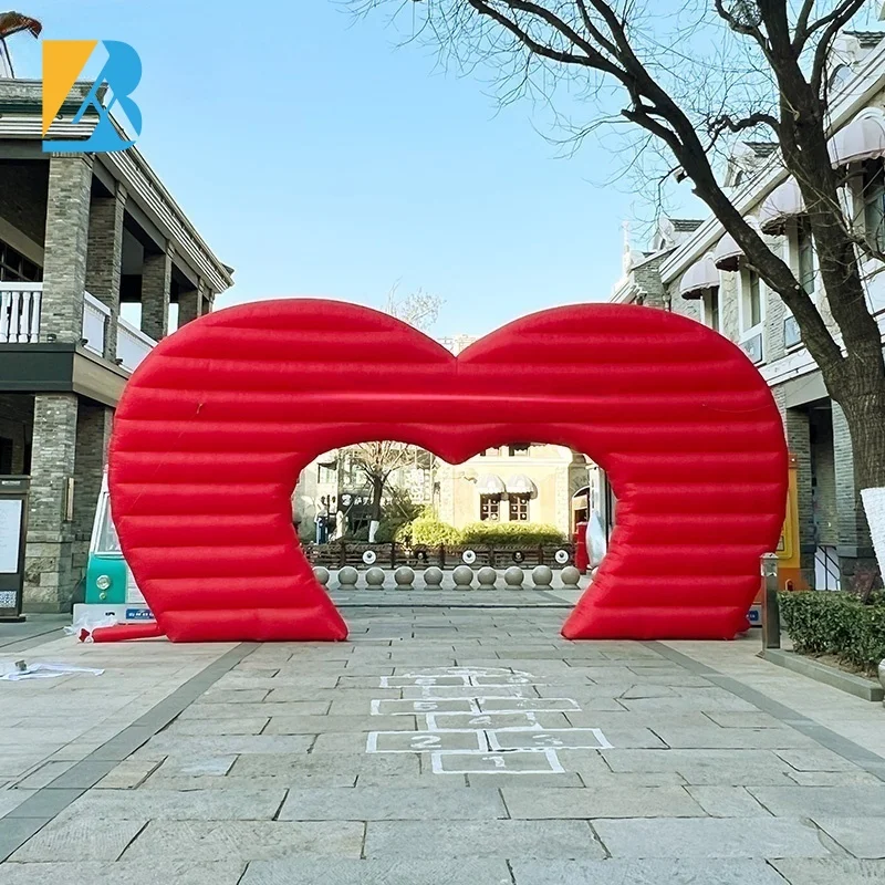 Персонализированная декоративная большая дуга в виде красного сердца на День