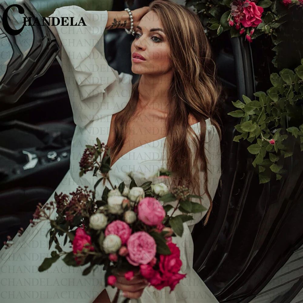 Рисунок 3 - Женское свадебное платье с разрезом