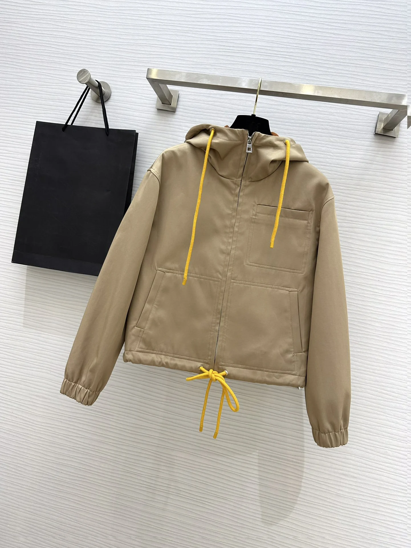 

202323 autumn and winter the latest hooded trench coat type handsome naughty temperament fashionable and stylish11.1