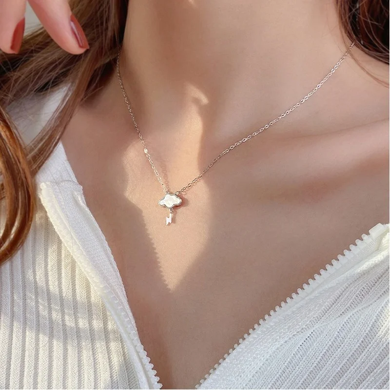 

VOQ 925 Sterling Silver Korean Style Shell Lightning Cloud Pendant Necklace Fashion Simple Hundred Matches Clavicle Chain