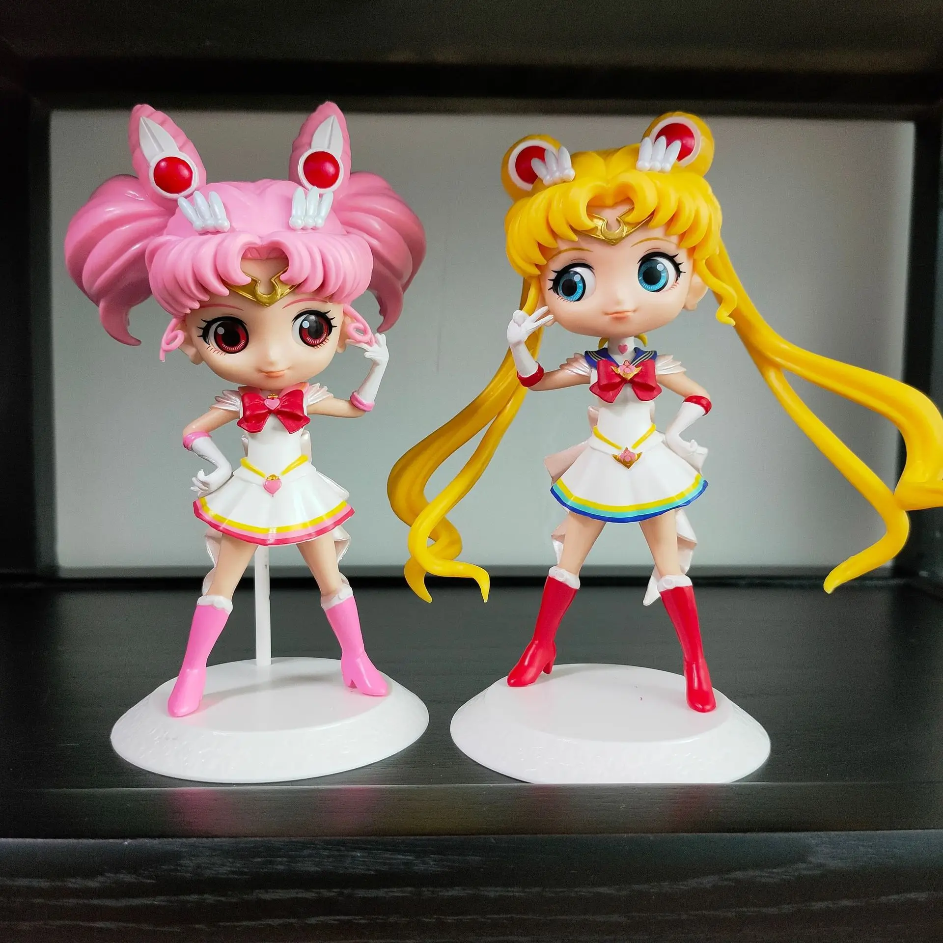 

Аниме Фигурка Сейлор Мун, кавайная модель для детей, оригинальная японская девочка из ПВХ, Бесплатная оптовая продажа, товары Tsukino Usagi