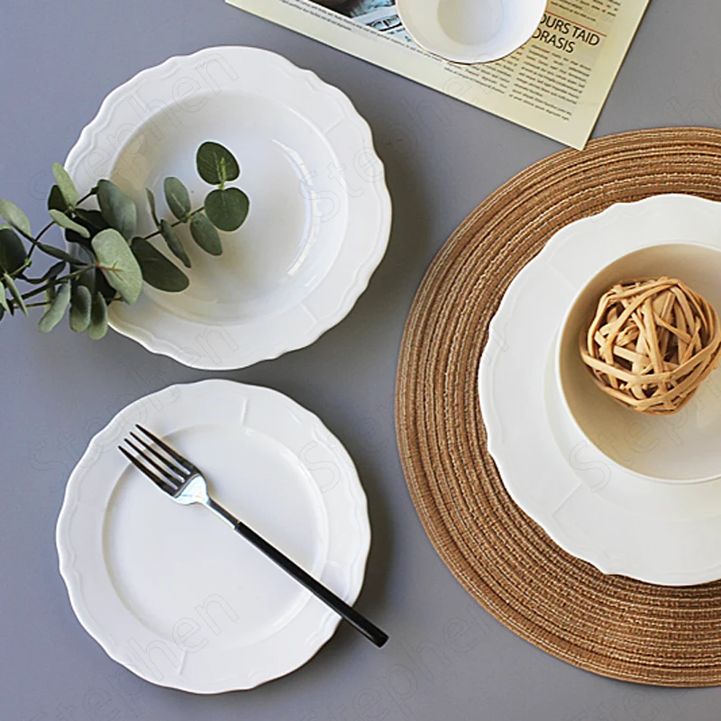 Французская винтажная рельефная тарелка из костяного фарфора современные