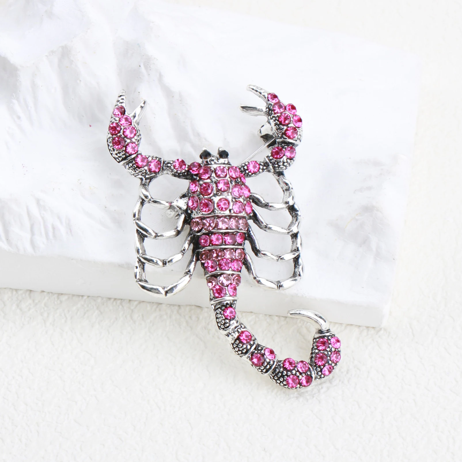 Элегантная розовая брошь со стразами в виде скорпиона универсальная новая