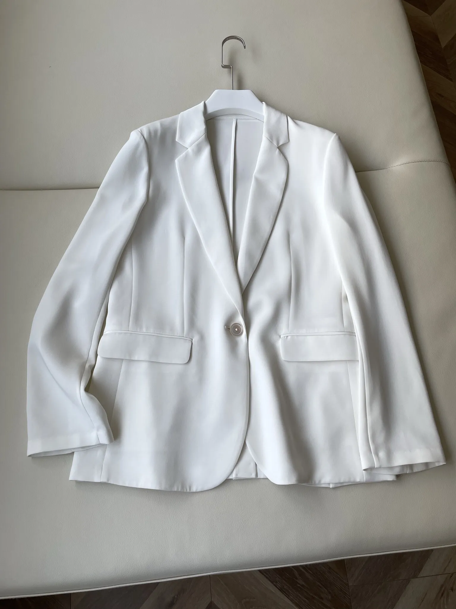 

2023 spring and summer women's clothing fashion new Silk Suit 0428