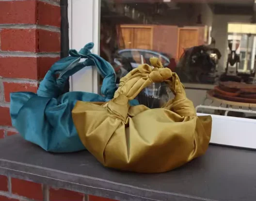 

Designer Satin Knotted Bucket Tote Bag Ruched Pleated Small Pouch Purse Women Party Top Handle Japanese Baofu Therow Bags