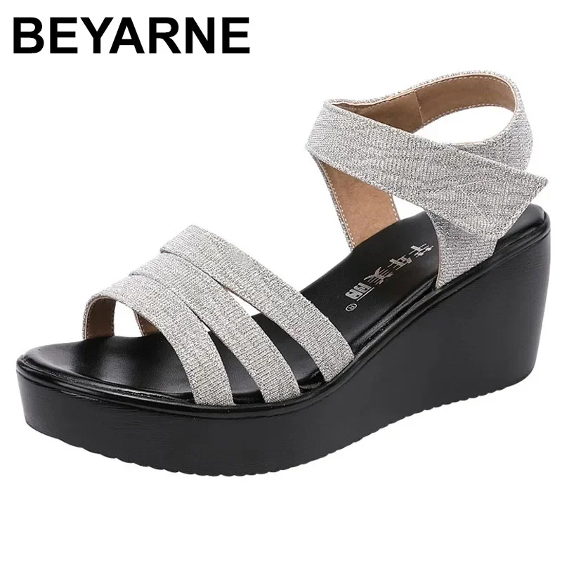 Босоножки женские на танкетке 6 см с открытым носком