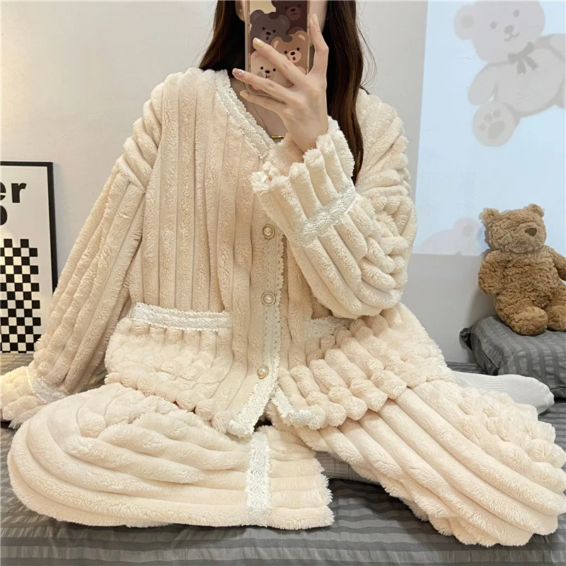 2022 New Ladies' Winter coral velvet lovely warm Ladies' Nightgown with velvet cardigan flannel house suit Ladies