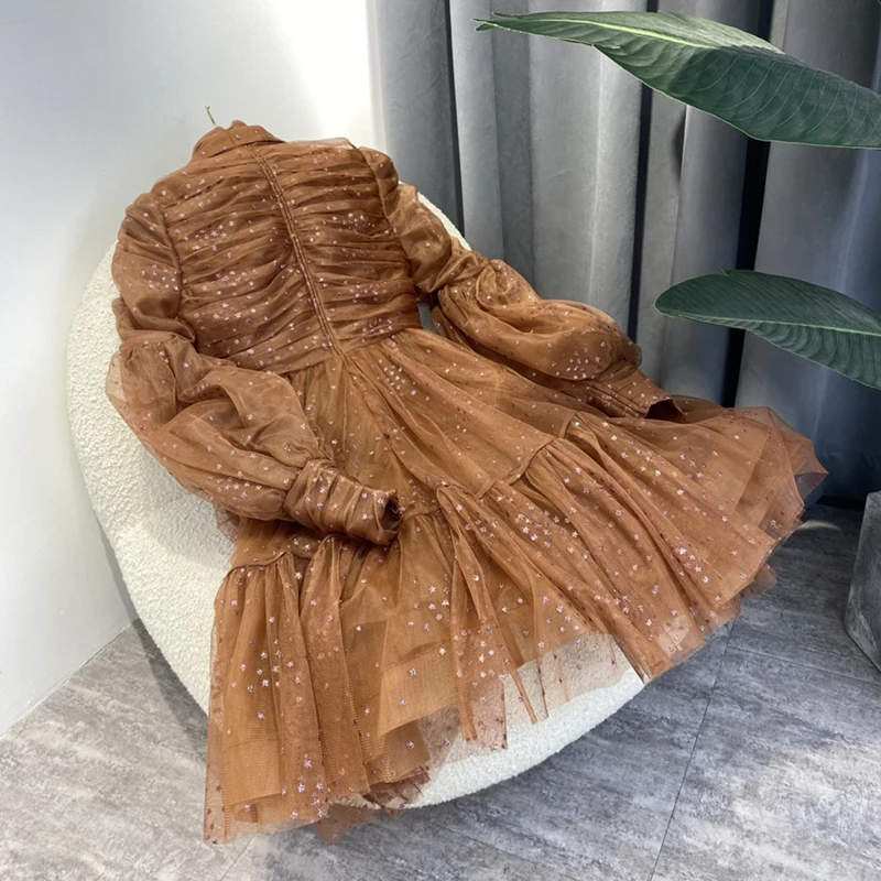 Женское Сетчатое платье с длинным рукавом коричневое блестящее и бантом