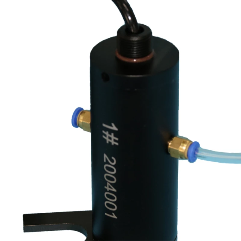 

Optical type leak sensor for oil pipe distinguish oil and water