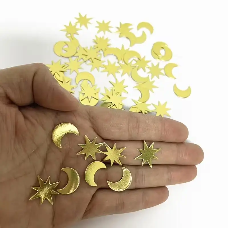 

Золотые лунные звезды для праздника Ид Мубарак