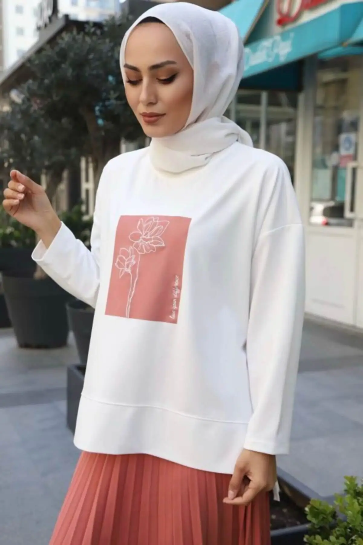 

Piliseli Skirted Team Women Muslim Suit