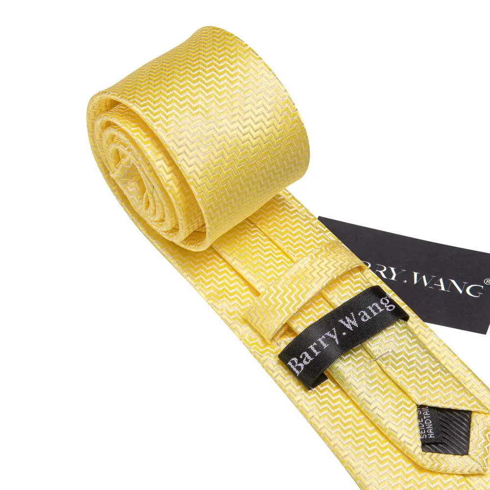 Рисунок 5 - Галстук и Запонки мужские из шелка