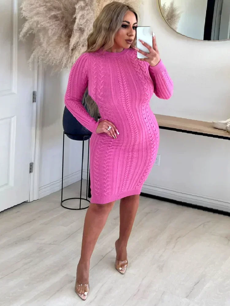 Женское платье-свитер с открытой спиной на осень/зиму