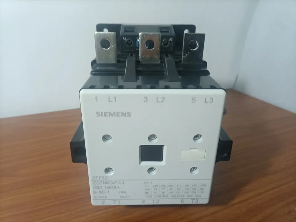 Оригинальный Новый контактор питания Sie-Men 3TF52 22-0XM 0 210A 690V 2NO + 2NC