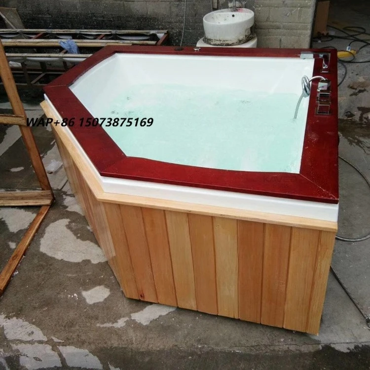 Фото Уличная угловая гидромассажная ванна Jacuzz (угловая гидромассажная ванна-джакузи) №1