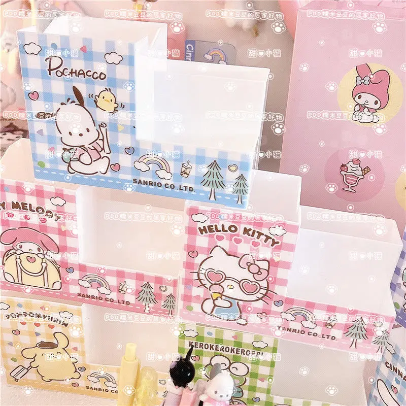 

Новинка 2022, клетчатый держатель для ручек TAKARA TOMY Hello Kitty, многофункциональная пластиковая коробка для хранения, милые Мультяшные школьные пр...