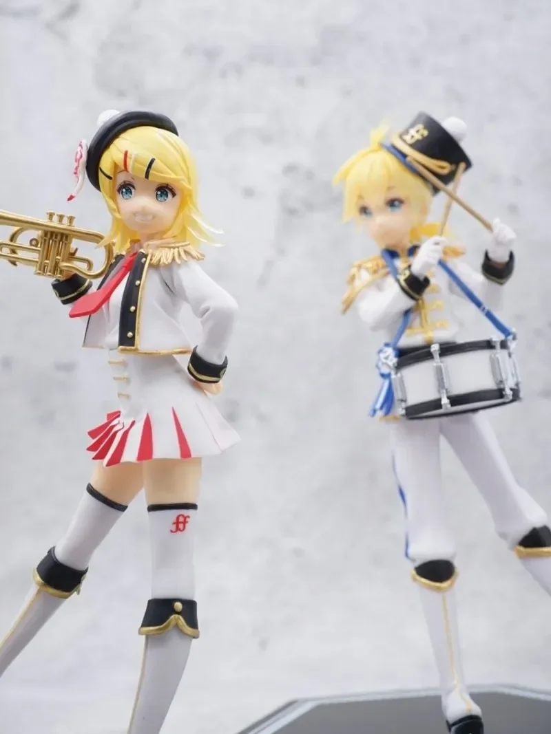 Фигурка героя мультфильма Мику кагамин Рин и лен оригинальная зимняя живая