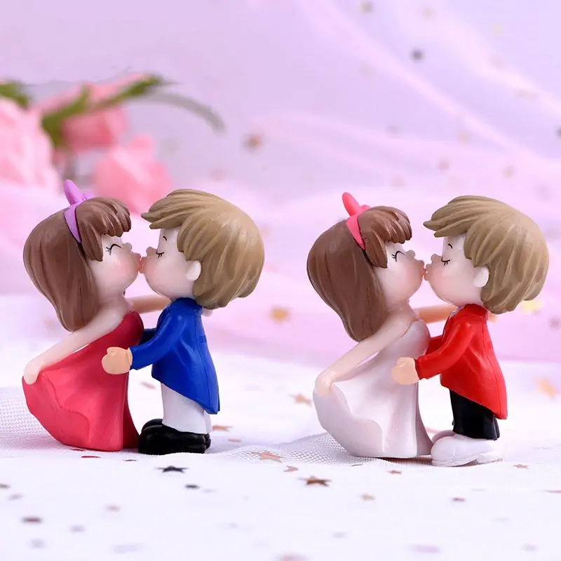 

2pcs Lover Couple Figurines Miniature Resin Crafts Fairy Garden Dollhouse Desktop DIY Micro Landscape Wedding Ornaments