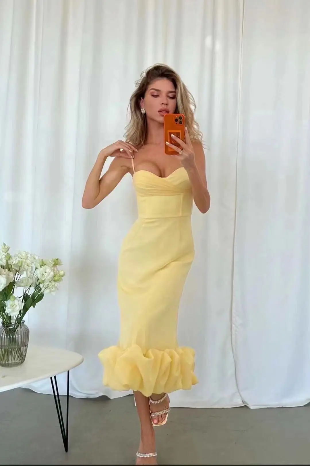 

2023 new fashion western style gentle princess style solid color satin sense American simple suspender company commander dress