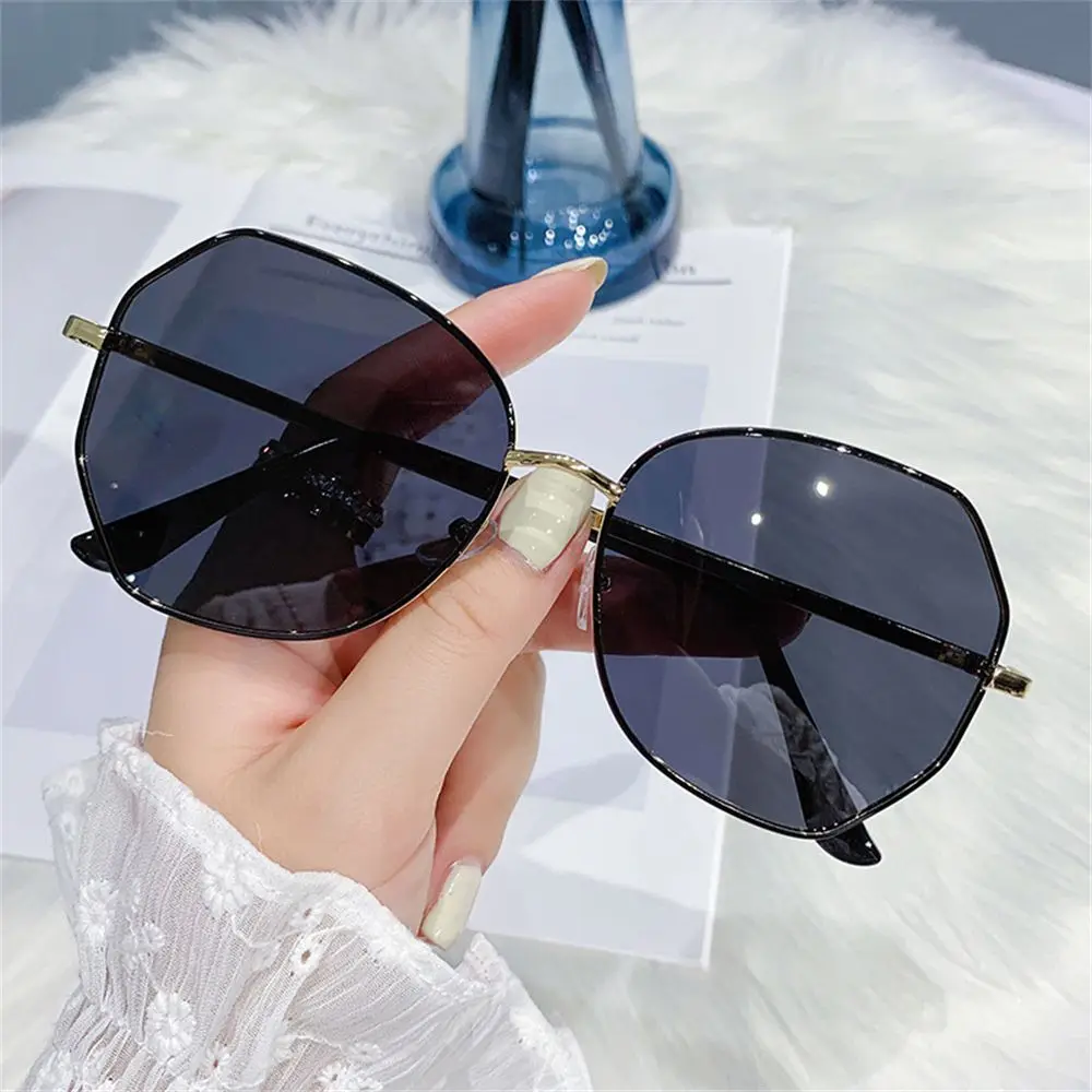 

Trend UV 400 for Women & Men Fashion Oval Sunglasses Gradient Sun Glasses Shades Rimless Sunglasses