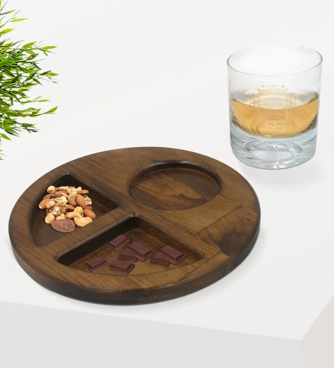 

Personalized İsimli Whisky Cup and Natural Solid Wood Walnut Round Presentation Tabağı Confectionary Gift Seti-18