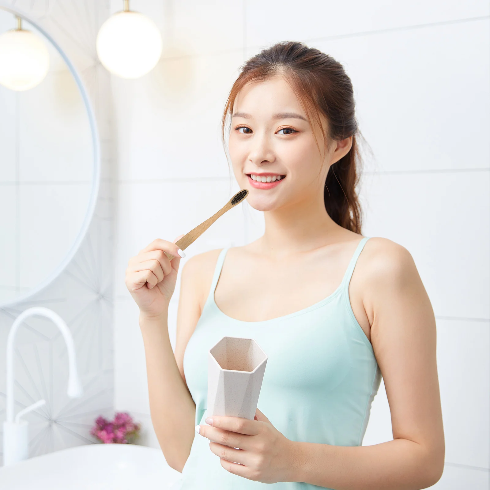 Рисунок 2 - одноразовые зубные щётки с деревянной