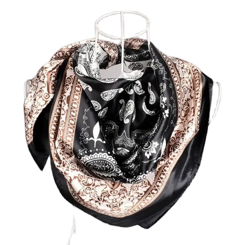 Платок женский летний квадратный 90 см бандана из сатина и шелка