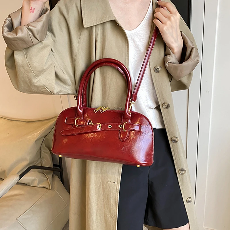 Женская коричневая ракушка подмышку с цепочкой