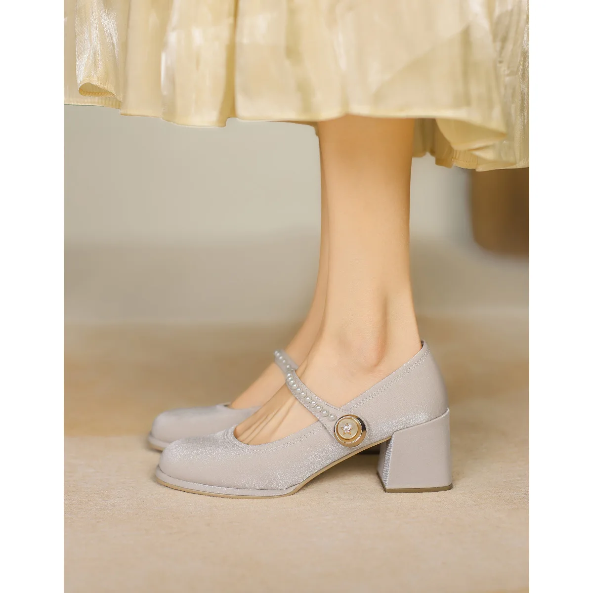 

French Mary Jane Shoes Women 22 Early Spring New Gentle Wind Shallow Mouth Medium-heeled Women Shoes Allmatch Sweet Single Shoes