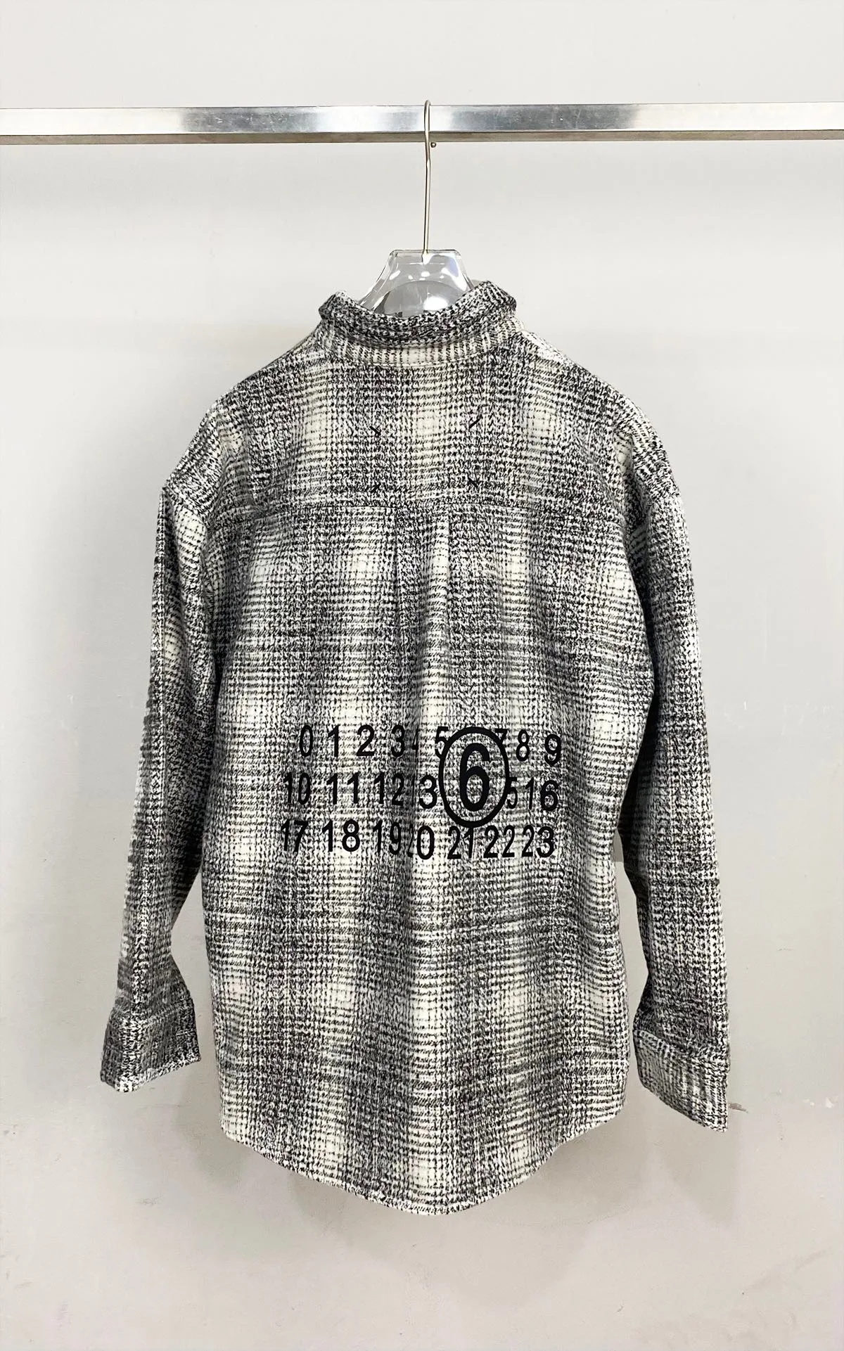 Рисунок 4 - Осенне-зимняя одежда для мужчин и женщин