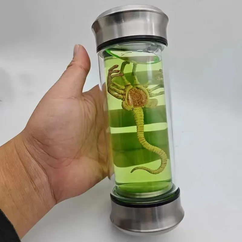 

Стеклянная банка «Чужой»